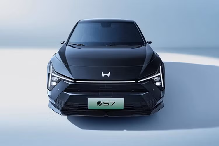 Honda cũng có hệ thống ADAS riêng mình mang tên Honda Sensing 360+. Hãng sẽ cung cấp cả hai tùy chọn công nghệ từ Honda và Huawei trên các mẫu xe tại Trung Quốc.