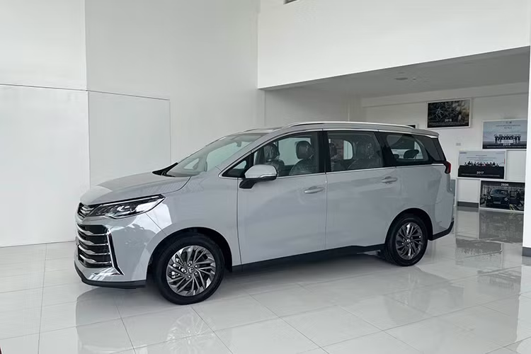 Theo thông tin từ các đại lý, Mẫu xe MPV MG G50 sắp bán tại Việt Nam sẽ có 4 phiên bản bao gồm; MT, AT Deluxe, AT Luxury 7 chỗ và AT Luxury 8 chỗ.