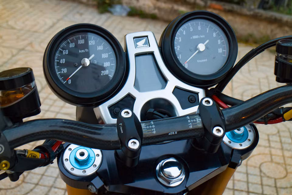 Ghi-đông Driven Carbon mới đem lại cảm giác lái nhẹ nhàng, uyển chuyển hơn.