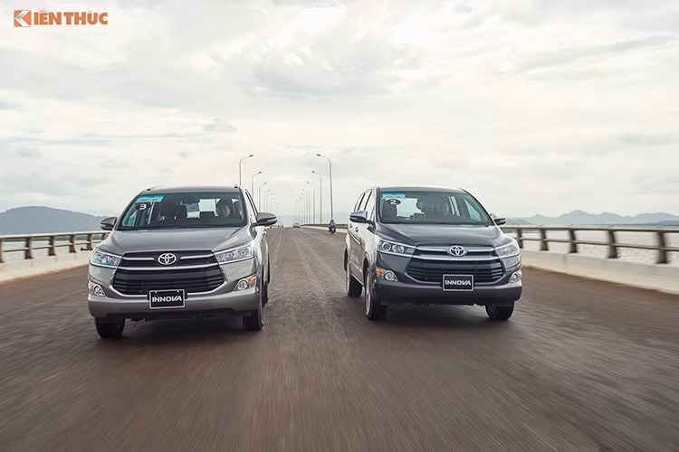 Đứng vị trí tiếp theo trong bảng xếp hạng vẫn là mẫu MPV Toyota Innova với doanh số 1.128 xe trong tháng 10/2018. Tại thị trường Việt Nam, Innova hiện có mức giá bán chính hãng từ 743 đến 945 triệu đồng - đáng chú ý là phiên bản nâng cấp mới của mẫu xe này cũng vừa được Toyota Việt Nam ra mắt.
