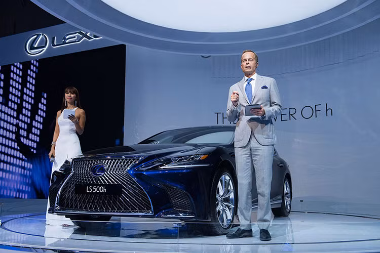 Theo ông David Nordstrom – Phó Chủ tịch Lexus Châu Á Thái Bình Dương chia sẻ: "Đối với Lexus, công nghệ chính là nguồn cảm hứng thúc đẩy trí tưởng tượng vô tận, từ đó mang tới những sản phẩm sáng tạo đỉnh cao. Công nghệ Lexus Hybrid là một trong những thành quả từ quá trình đó… là minh chứng của việc ứng dụng công nghệ theo một cách thức hoàn toàn mới, đáng kinh ngạc".