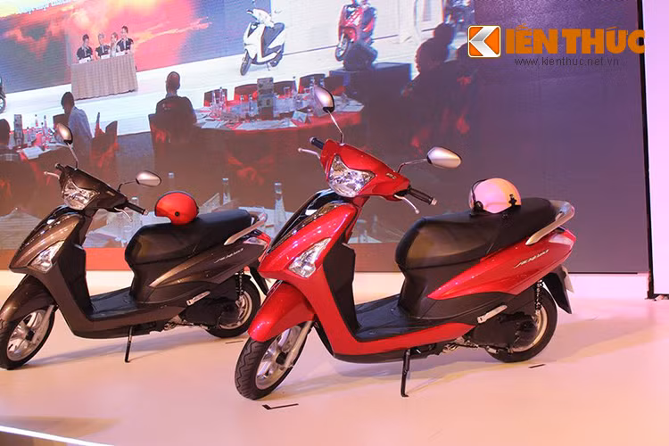 Acruzo có thiết kế vừa phải, sở hữu động cơ 125cc làm mát bằng không khí dựa trên nền tảng “BLUE CORE”. Đây cũng là mẫu xe thứ 3 của Yamaha sử dụng động cơ “BLUE CORE” sau Grande và NM-X.