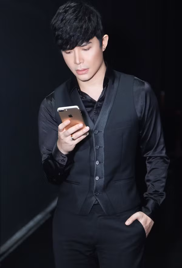 Nối tiếng là người sành chơi đồ hiệu nên khi tham gia các chương trình truyền hình thực tế. Tuy nhiên Nathan Lee vẫn luôn khẳng định, anh chưa bao giờ đam mê nó một cách quá cuồng nhiệt.