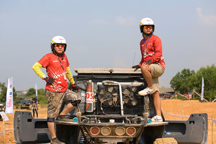 Tại các đường đua, không còn thấy cảnh VĐV và trọng tài cãi nhau om tỏi trong các tình huống “nhậy cảm”. Các vụ khiếu nại được thực hiện với thái độ đúng mực và tôn trọng lẫn nhau, thể hiện phong cách thi đấu chuyên nghiệp. Mặc dù cuộc đua diễn ra rất khốc liệt và có sự cạnh tranh gay gắt nhưng các đội đua vẫn thể hiện tinh thần offroader rất fair play khi được chia team bài trải nghiệm đêm xuyên rừng. Điều đó đã đem lại một tinh thần thể thao trong sáng và lành mạnh tại giải lần này.
