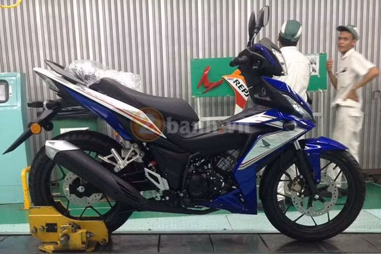Ngoài màu sơn mới, Honda Winner 150 2017 tại Malaysia không có gì thay đổi. Xe vẫn dùng động cơ xăng xy-lanh đơn, phun nhiên liệu điện tử, dung tích 150 phân khối, sản sinh công suất tối đa 15,9 mã lực tại vòng tua máy 9.000 vòng/phút và mô-men xoắn cực đại 13,5 Nm tại vòng tua máy 6.500 vòng/phút. Động cơ kết hợp với hộp số 6 cấp và côn tay.