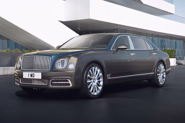 Dự kiến, Bentley Mulsanne W.O. Edition sẽ chính thức được trưng bày trong sự kiện Monterey Car Week 2018 diễn ra vào tháng 8 năm nay. Đến năm 2019, xe sẽ bắt đầu được giao cho khách hàng. Hiện giá xe Bentley Mulsanne W.O. Edition vẫn chưa được hãng xe Anh quốc công bố.
