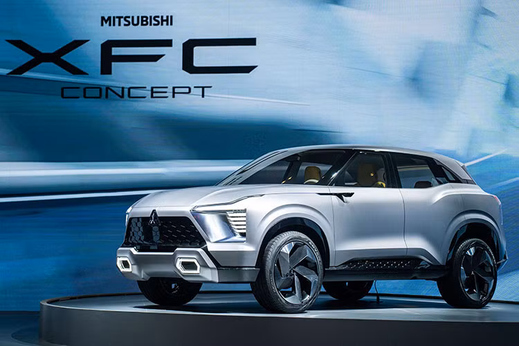 SUV Mitsubishi moi se 