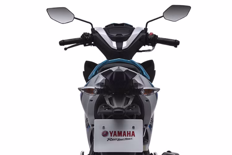 Exciter 150 phiên bản 2019 được nâng cấp dựa trên cảm hứng “Adrenaline of Speed” (sự phấn khích đỉnh cao của tốc độ), chính vì thế thiết kế thân xe cũng mang tính khí động học cao. Đuôi xe thiết kế ấn tượng hơn, và đặc biệt là phiên bản mới này còn sử dụng chìa khóa định vị tách ra khỏi chìa khóa điện thông thường.