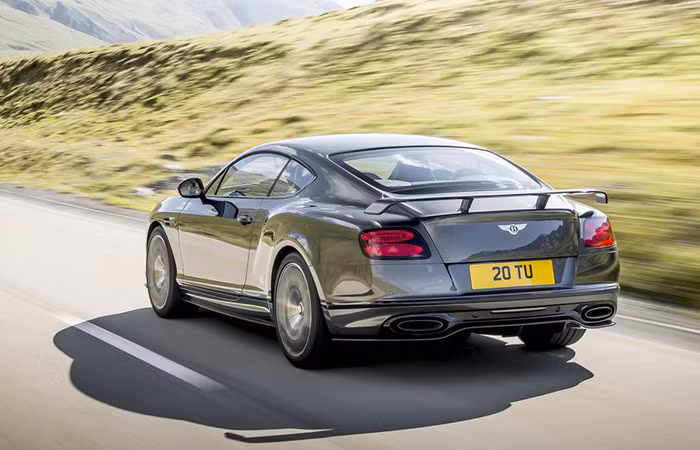 Để đạt hiệu quả phanh cho hệ động lực cực kỳ mạnh mẽ này, hãng siêu xe sang Bentley đã trang bị cho Supersports hệ thống phanh carbon gốm, với đĩa phanh có kích cỡ lớn hàng đầu trong phân hạng. Phanh đĩa trước đường kính tới 420mm trong khi đĩa phanh sau đường kính 356mm.