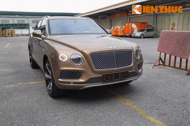 Bentley Bentayga là "chiếc SUV nhanh nhất, mạnh nhất, đắt nhất và độc đáo nhất trên Thế giới". Chiếc xe đã tiếp nối "tinh thần" của mẫu concept EXP 9 F nhưng được thiết kế lại hoàn toàn, ưa nhìn hơn và mềm mại hơn.