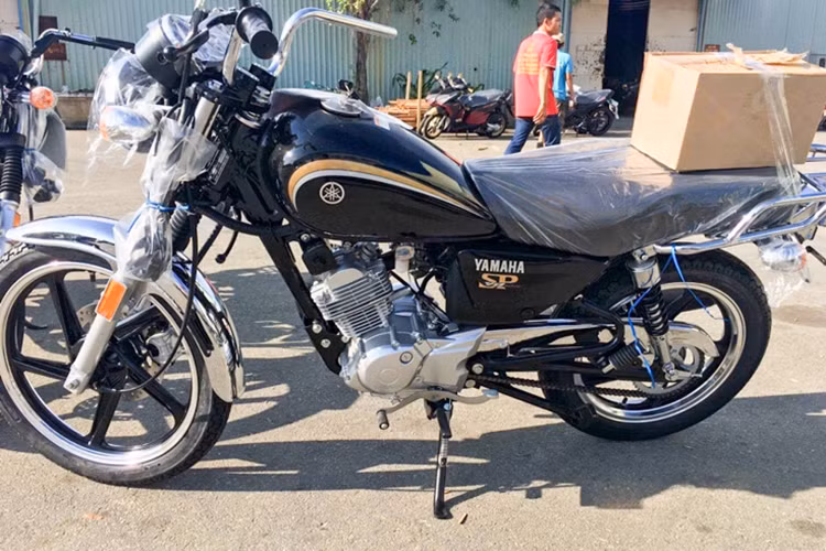YB125SP phiên bản 2017 được nhập về thị trường Việt Nam sử dụng động cơ 4 thì xi-lanh đơn dung tích 124 phân khối, làm mát bằng không khí cho công suất 9,52 mã lực tại vòng tua máy 7.800 vòng/phút, mô-men xoắn cực đại 9,9 Nm tại vòng tua máy 8.000 vòng/phút. Hộp số 5 cấp.