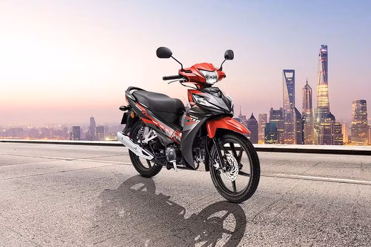 Bản sử dụng vành đúc có giá 1.099 USD (tương đương 25,5 triệu đồng). So với bản cũ tại Malaysia, giá bán Honda Wave Alpha 2020 tăng từ giá xe đã tăng từ 3,5 - 4 triệu đồng. Xe có 3 lựa chọn màu sắc, bắt đầu phân phối tại thị trường Malaysia vào trung tuần tháng 12/019.