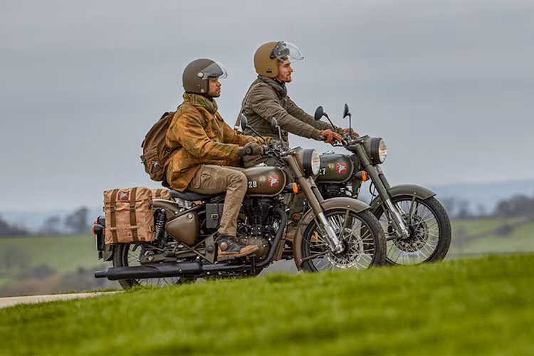 Theo hãng xe máy Royal Enfield, phiên bản giới hạn Classic 500 Pagasus sẽ có hai tùy chọn màu gồn màu Nâu và và Xanh Ô-liu. Sức mạnh của xe đến từ khối động cơ xy lanh đơn, dung tích 499cc, làm mát bằng gió, sản sinh công suất 27,2 mã lực và mômen xoắn cực đại 41,3 Nm.