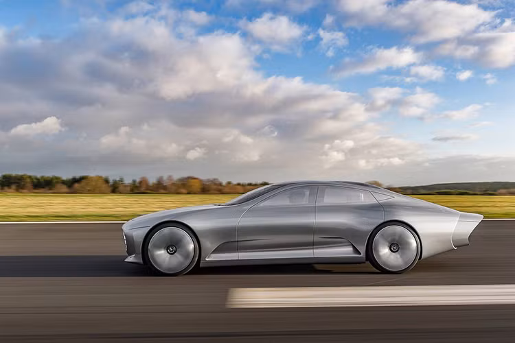Hiện tại được biết đến bằng tên gọi ESF và trước đây là Experimental Safety Vehicle (ESV), mẫu xe Mercedes-Benz mới sẽ là sản phẩm an toàn nhất của công ty Đức và đóng một vai trò quan trong trong mục tiêu dài của nhà sản xuất nhằm loại bỏ tai nạn giao thông.