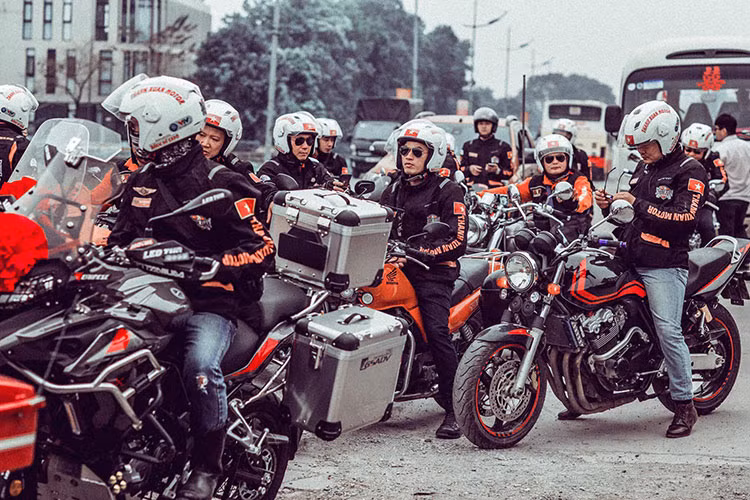 Được dẫn dắt bởi anh Nguyễn Hoài Anh, một "biker" quen thuộc với nhiều CLB môtô khác cũng như trong giới chơi xe ở Thủ Đô, CLB môtô thể thao Thanh Xuân dù "sinh sau đẻ muộn" nhưng đã góp mặt rất nhiều trong các sự kiện ý nghĩa, từ việc tham gia từ thiện, sinh hoạt hội nhóm cho đến đóng góp công sức đảm bảo an toàn cho các cuộc đua xe đạp, thể thao của địa phương hay giải quốc gia...