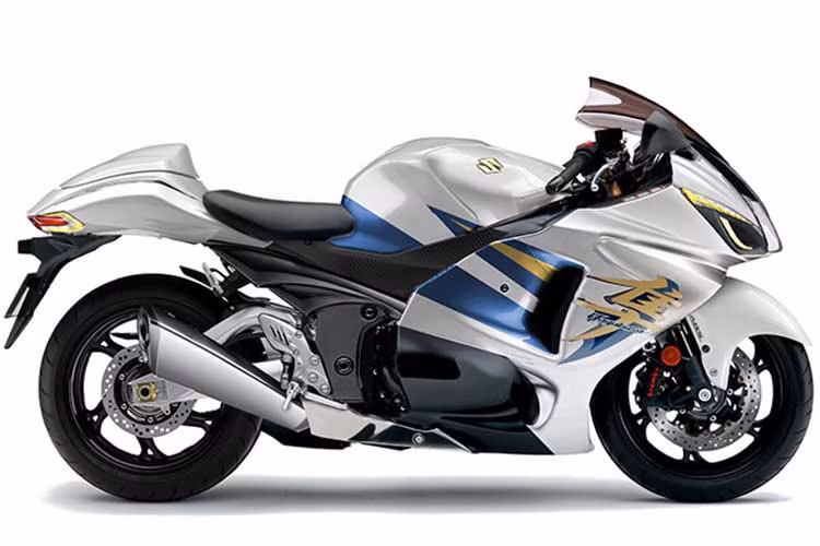 Tuy nhiên, trải qua thời gian nhiều năm, công nghệ chế tạo môtô của các hãng xe khác như BMW, Ducati, Yamaha, Kawasaki... ngày càng phát triển mạnh mẽ khiến danh hiệu ''thần gió'' của Suzuki Hayabusa bị dần đi vào quên lãng. Hãng Suzuki đã quyết định đổi mới dòng xe này với những thay đổi lớn về diện mạo, thiết kế công nghệ.