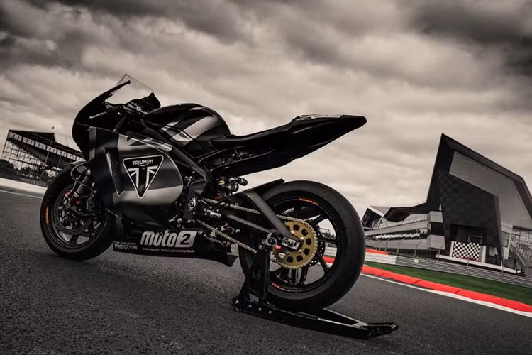 Về phía mẫu xe môtô thế thao Triumph Daytona 2020 mới phiên bản mang tên Moto2 765 Limited Edition, những thông tin chi tiết của mẫu xe này sẽ được phát hành khi xe ra mắt vào ngày 23/8/2019.