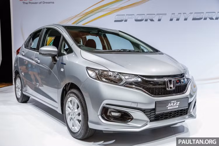 Theo đó, nhà sản xuất xe Nhật Bản - Honda sẽ chính thức giới thiệu phiên bản hoàn toàn mới của mẫu xe cỡ nhỏ Honda Jazz 2020 tại triển lãm Tokyo Motor Show 2019 diễn ra tại quê hương mình vào cuối năm nay.