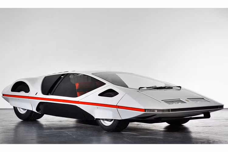  Siêu xe Ferrari 512S Modulo được ví như chiếc "đĩa bay hay phi thuyền" - nó chưa từng được sản xuất nhưng đã ra mắt tại triển lãm Geneva Motor Show 1970, Ferrari 512S Modulo mang thiết kế đột phá đến từ tương lai nhưng lại lâm vào tình trạng bế tắc vì thiếu tính thực tế.