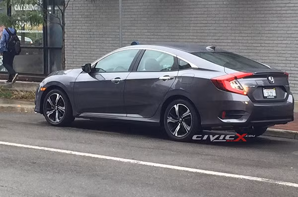 Honda Civic the he moi bat ngo lan banh khong che day