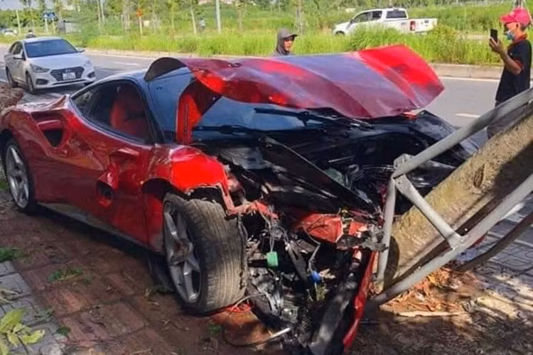 Ferrari 488 GTB tien ty cua dai gia Ha Noi huc do cay, 