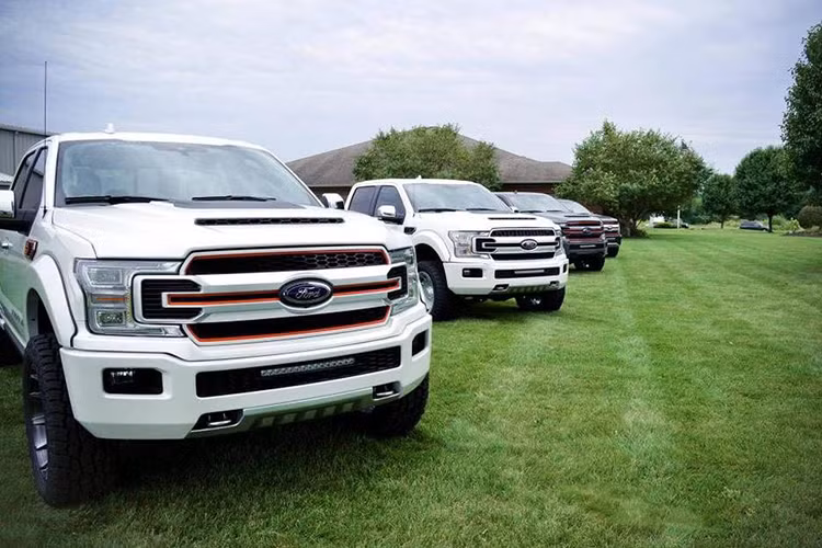 Chính vì vậy để có thể duy trì phiên bản Ford F-150 Harley-Davidson mới, hãng mô tô Mỹ đã phối hợp cùng với công ty độ xe Tuscany Motor Company.