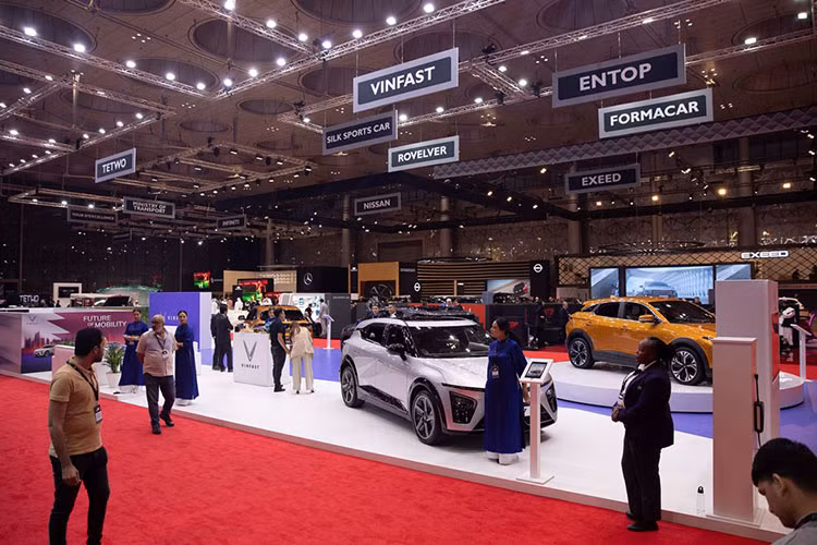 Vinfast VF6, VF7, VF8 va VF9 den Geneva International Motor Show Qatar 2023-Hinh-2