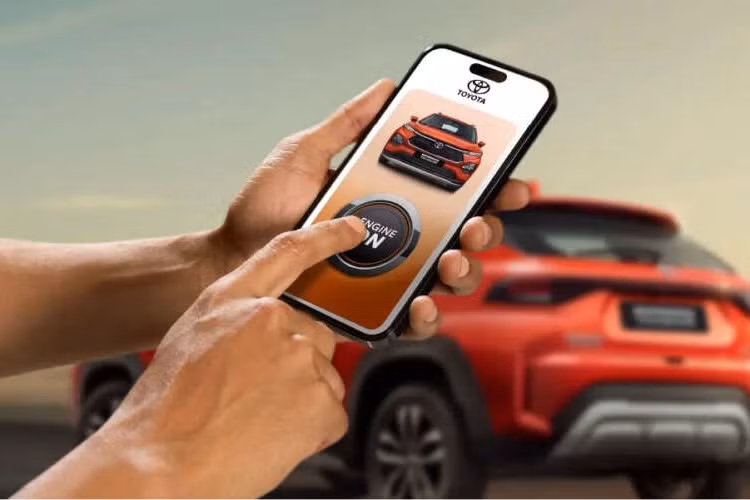 Nằm bên dưới nắp ca-pô của Toyota Urban Cruiser Taisor là 2 động cơ được bê nguyên từ Suzuki Fronx sang. Đầu tiên là động cơ xăng 4 xi-lanh, hút khí tự nhiên, dung tích 1.2L, sản sinh công suất tối đa 90 mã lực và mô-men xoắn cực đại 113 Nm. Động cơ đi với hộp số sàn 5 cấp tiêu chuẩn hoặc hộp số sàn tự động AMT tùy chọn.
