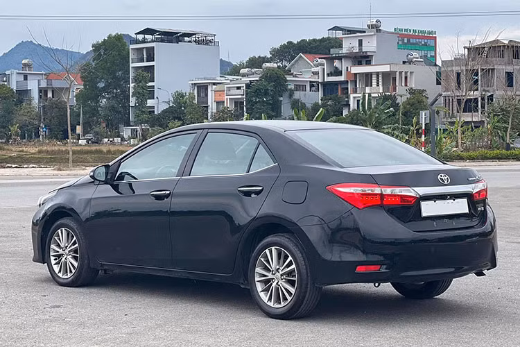 Tuy nhiên, với một mẫu xe có tuổi đời gần 10 năm, người mua cần kiểm tra kỹ tình trạng xe trước khi “xuống tiền”. Các mẫu sedan cũ kể trên đều đáp ứng tốt nhu cầu sử dụng cơ bản cho gia đình nhỏ hoặc cá nhân thường xuyên di chuyển trong đô thị. Mỗi mẫu xe có điểm mạnh riêng, từ thiết kế, tiện nghi đến độ bền máy móc... 
