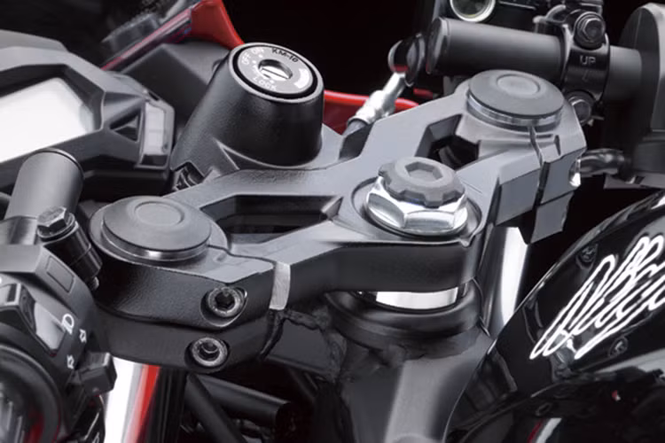 Tuy nhiên đổi lại mức giá "siêu rẻ", Ninja 250SL hoàn toàn không có các trang bị như phanh ABS, khóa thông minh hay bảng đồng hồ LCD.