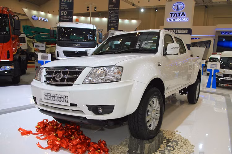 Hãng xe đình đám tại Ấn Độ - Tata Motors đã ra mắt sản phẩm mới đầu tiên của mình trong năm 2017 này, đó là một mẫu xe bán tải kiểu dáng thô ráp, đơn giản và được đánh giá là sẽ tạo lên cơn sốt trên thị trường mang tên Tata Xenon Yodha mới.