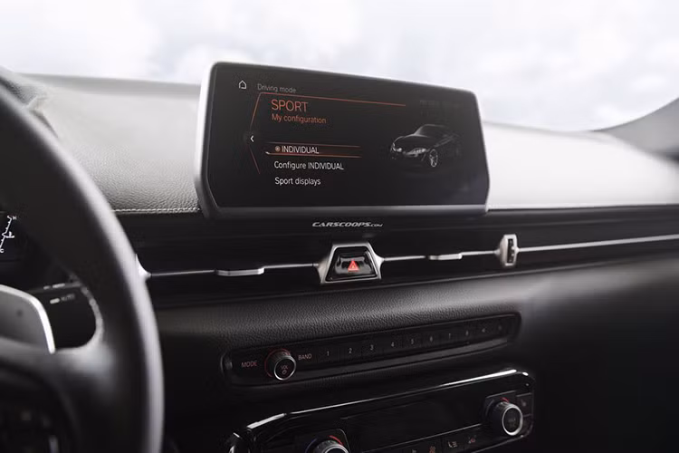 Hiện hãng Toyota vẫn kín miệng khi được hỏi về thông số của Supra 2020. Trong khi đó, ông Tetsuya Tada, kỹ sư trưởng của dự án phát triển Toyota Supra 2020, đã xác nhận việc mẫu xe ôtô thể thao này sử dụng động cơ 6 xi-lanh thẳng hàng do BMW sản xuất.