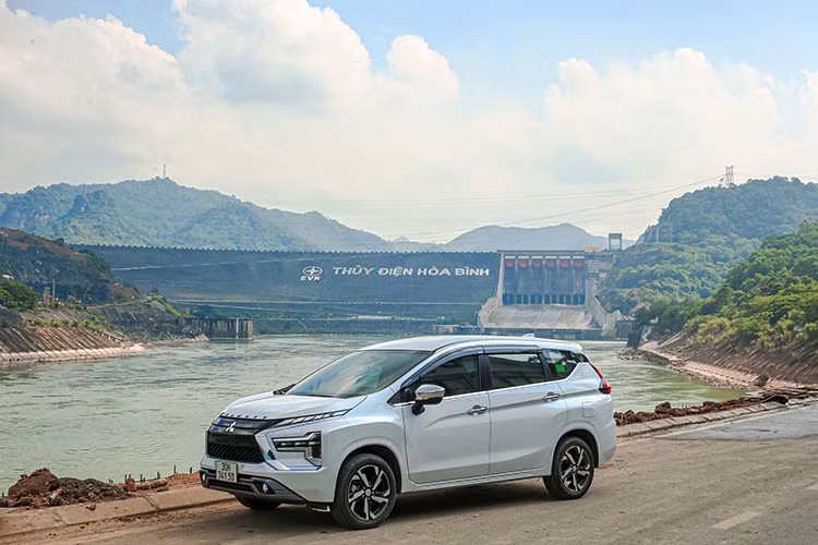 Mitsubishi Xpander 2022 - xe gia dinh 7 cho vuot ngoai mong doi
