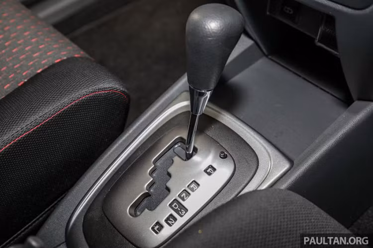 Tất cả Toyota Avanza 2019 đều sử dụng chung động cơ xăng 2NR-VE 1.5L 4 xi-lanh hút khí tự nhiên cho công suất 103 mã lực tại tua máy 6.000 vòng/phút và mô-men xoắn cực đại 136Nm tại 4.200 vòng/phút, cỗ máy này cũng đang được dùng trên Rush và Perodua Myvi, đi kèm là hộp số tự động 4 cấp và hệ dẫn động cầu sau.