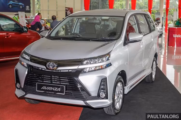 Tại Malaysia, Toyota Avanza facelift mới có 4 lựa chọn màu sắc ngoại thất (cho cả 3 biến thể) là: đen Black Metallic, trắng White, đỏ Dark Red Mica Metallic và bạc Silver Mica Metallic. Dự định sau thị trường này, Toyota Avanza 2019 sẽ được giới thiệu tại thị trường Việt Nam nhằm thay thế cho phiên bản cũ ra mắt vào năm ngoái.