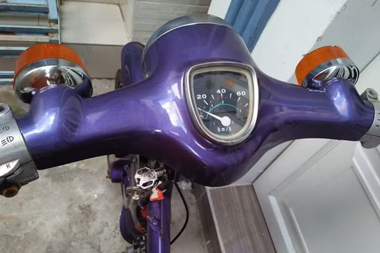 Tại Việt Nam, xe máy Honda Cub là một trong những dòng xe máy du nhập vào từ rất sớm. Những chiếc Cub 50 được nhập từ Nhật tới nay vẫn tiếp tục được nhiều người Việt ưa chuộng bởi tiết kiệm xăng và độ bền bỉ "vô đối". Tính đến nay, dù có tuổi đời hàng chục năm nhưng nó vẫn là mẫu xe máy phổ thông được nhiều người tin dùng.