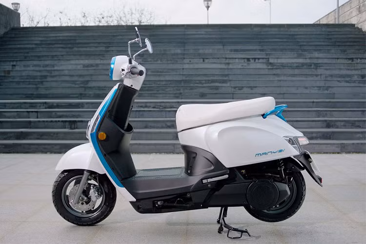 Mẫu xe ga Kymco iONEX được thiết kế theo phong cách cổ điển như đèn pha dạng tròn, đèn xi nhan trước đặt ở vị trí thấp hai bên ốp trước cùng đèn định vị Logo Kymco ở giữa. Phía sau là đèn hậu hơi thấp sử dụng công nghệ LED. Phanh trước dạng đĩa đơn và phanh sau tang trống.