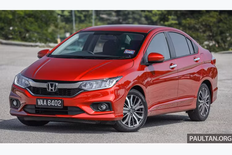Tại Malaysia, giá xe Honda City 1.5L V mới được bán ra từ 86.983 RM (tương đương 486,3 triệu đồng), ngoài màu đỏ Passion Red Pearl, xe còn có nhiều lựa chọn sơn ngoại thất khác là Lunar Silver Metallic, White Orchid Pearl, Modern Steel Metallic và Crystal Black Pearl.