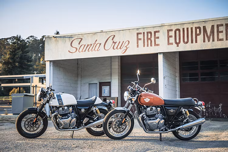 Mới đây, hãng sản xuất xe máy Ấn Độ mang gốc Anh Quốc Royal Enfield đã chính thức đưa 2 mẫu xe sử dụng động cơ xy-lanh đôi 650 phân khối về thị trường Việt Nam. Mẫu xe Royal Enfield 650 Twins đã khiến cho các fan của hãng xe này đứng ngồi không yên, khi lần đầu tiên hãng xe sản xuất ra cỗ máy xy lanh đôi với phân khúc này.