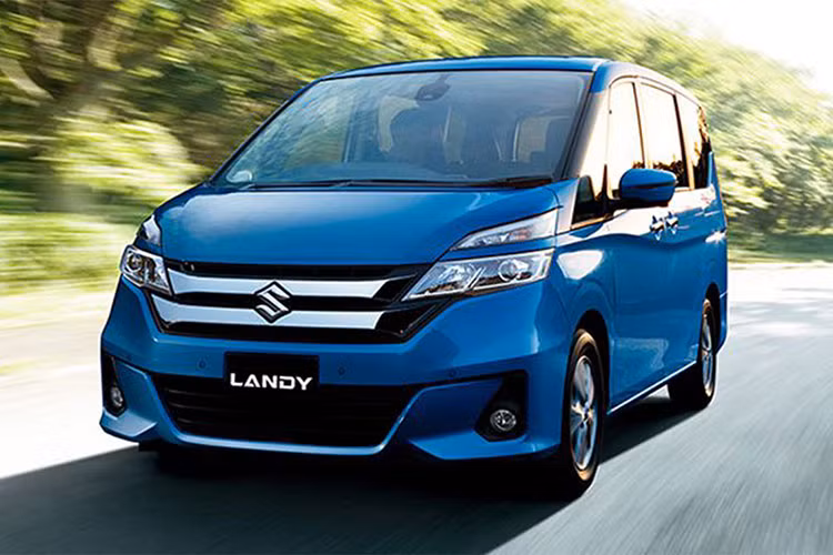 Lượng xăng tiêu thụ trung bình của phiên bản hybrid, dẫn động cầu trước, là 23,2 km/lít (khoảng 4,3 lít/100 km). Tại thị trường Nhật Bản, giá xe Suzuki Landy 2023 có mức bán ra dao động từ 3.106.400 - 3.697.100 Yên (khoảng 553 - 658 triệu đồng).