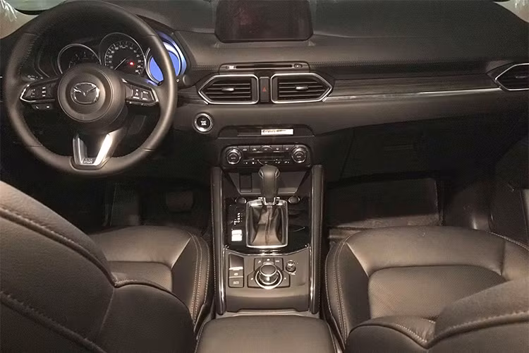 Tại thời điểm ra mắt, Mazda CX-5 mới được Thaco phân phối và lắp ráp gồm 8 màu sắc, ba phiên bản lựa chọn: Mazda CX-5 2.0L 2WD, Mazda CX-5 2.5L 2WD và Mazda CX-5 2.5L AWD với mức giá lần lượt là 879 triệu đồng, 939 triệu đồng và 989 triệu đồng. Riêng giá bản 2.0 2WD sẽ được giảm còn 859 triệu kể từ 1/1/2018.