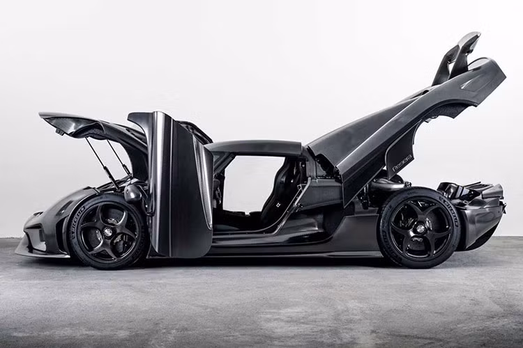 Theo nhiều nguồn tin chính xác thì cả 3 chiếc siêu xe Pagani Zonda Tricolore này đều đã có chủ nhân và sở hữu "cuộc sống" rất sang chảnh trên mạng xã hội.