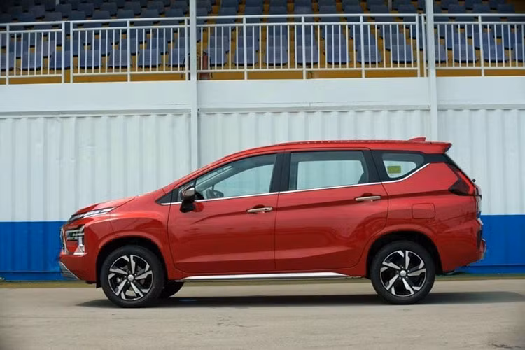Mitsubishi Xpander thong tri doanh so thi truong oto Viet thang 3/2023-Hinh-4