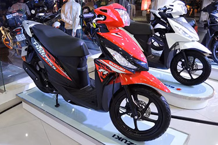 Suzuki Address 110 mới có chiều dài, rộng, cao lần lượt là 1.845 x 645 x 1.095 (mm). Khoảng sáng gầm xe 120 mm, chiều cao yên xe 755 mm, trọng lượng khô 97 kg.