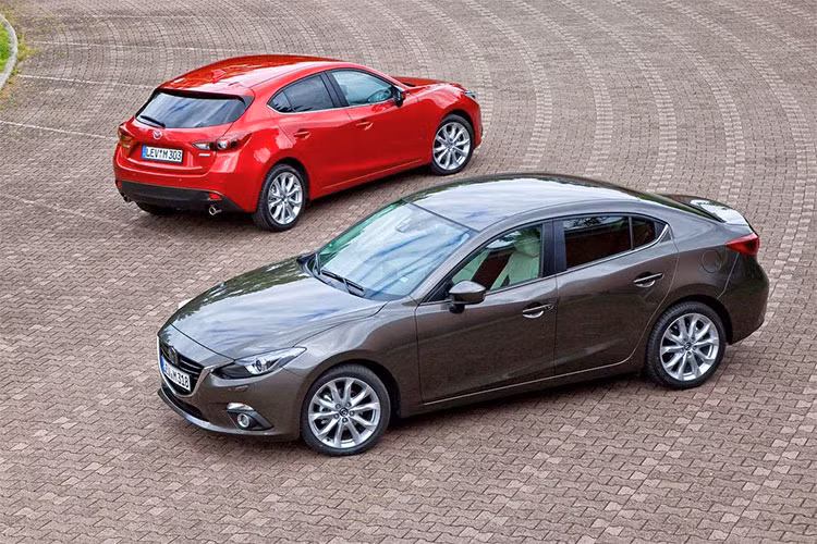 Trong tháng 3/2018 vừa qua, doanh số của mẫu xe Mazda3 tăng mạnh với 874 xe. Trong 4 tháng đầu năm 2018 này, doanh số xe Mazda3 đạt 4.323 xe, tăng 10% so với cùng kỳ năm ngoái. Trong tháng 5, giá Mazda3 ổn định ở mức 659 triệu tới 750 triệu đồng với 3 phiên bản tùy chọn.