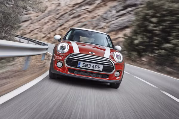 BMW bi phat 40 trieu USD vi cham trieu hoi MINI Cooper