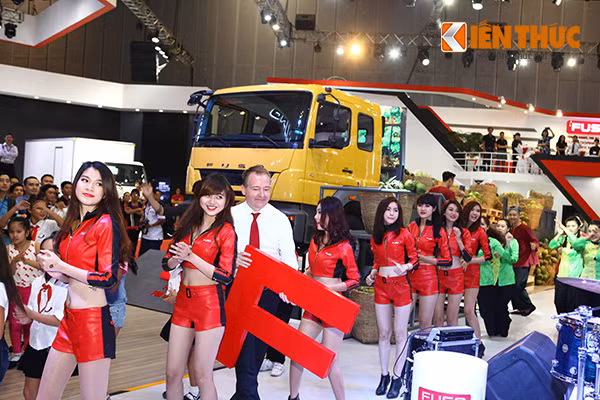 FUSO trình làng dòng xe tải nặng Fighter FJ 24 tấn hoàn toàn mới tại thị trường Việt Nam, được xem là “con át chủ bài” góp phần thúc đẩy doanh số bán hàng.