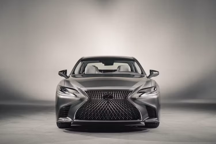 Có thể nói, Lexus LS500h 2018 chính là mẫu xe hybrid sang trọng và cao cấp nhất trong toàn gia đình nhà Toyota được xuất hiện từ trước đến nay.