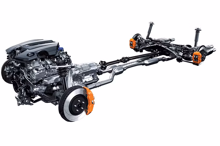 Nổi bật ở cụm động cơ mới được chia sẻ với LC500h Coupe, đó là động cơ xăng V6, Dual VVT-i, phun nhiên liệu trực tiếp, dung tích 3,5 lít, sản sinh công suất tối đa 294 mã lực tại vòng tua máy 6.600 vòng/phút và mô-men xoắn cực đại 348 Nm tại vòng tua máy 4.900 vòng/phút.