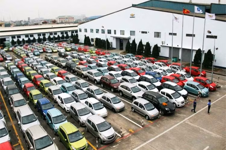 Điều này chỉ được các hãng công bố trong thông số kỹ thuật chi tiết của xe nên rất khó để xác định được điều đó và theo các chuyên gia rất ít mẫu xe đủ điều kiện này, thường thì một hãng sẽ chỉ có nhiều nhất là hai xe. Bên cạnh đó, những xe được giảm giá nhiều nhất khi thuế nhập khẩu ôtô về 0% đều thuộc phân khúc xe cao cấp có dung tích xi-lanh trên 3.0L. Ước tính mức giảm từ 200 triệu/chiếc tùy từng mẫu.